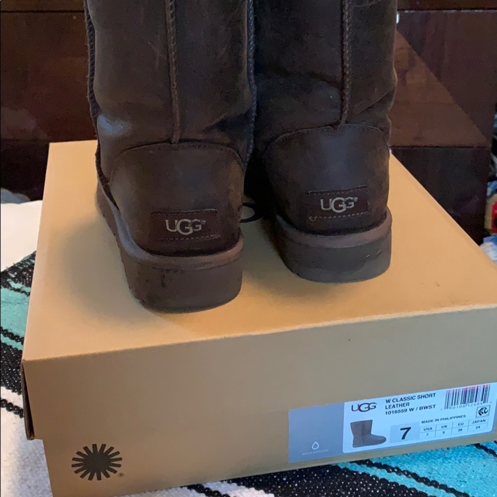UGG Classic Short Leather boot